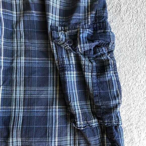 Airwalk Men’s Blue Plaid Cargo Shorts - Picture 5 of 16